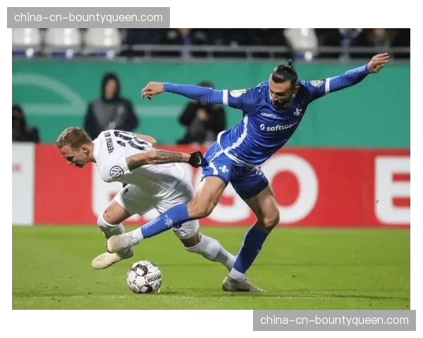 “跑动即是信仰”：走近达姆施塔特，一支为压迫而战的保级队