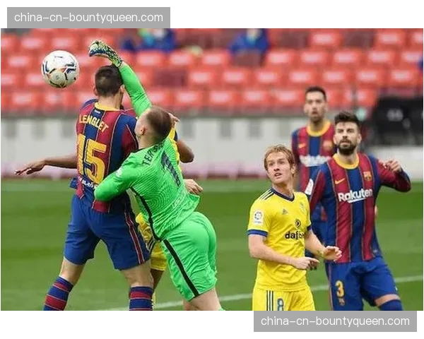 绝平之后：深入更衣室，记录加的斯拿到宝贵一分的复杂情绪。