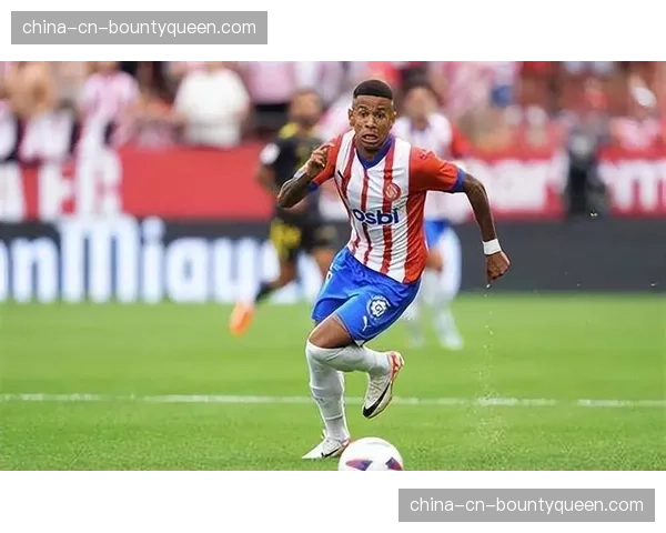 西甲月最佳球员候选公布，赫罗纳前锋多夫比克领衔